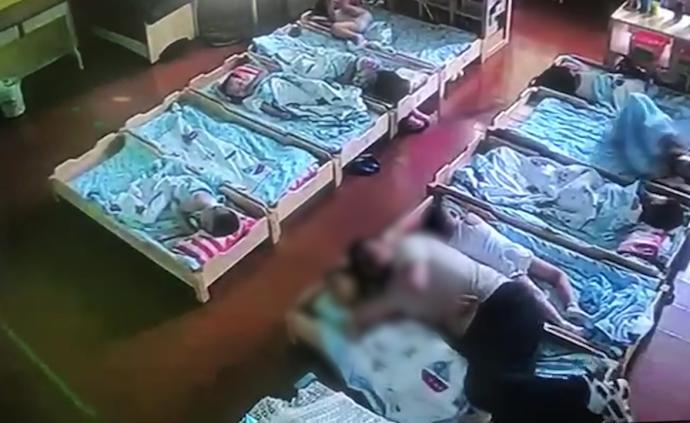 幼儿园男教师猥亵男童近半小时,被刑拘