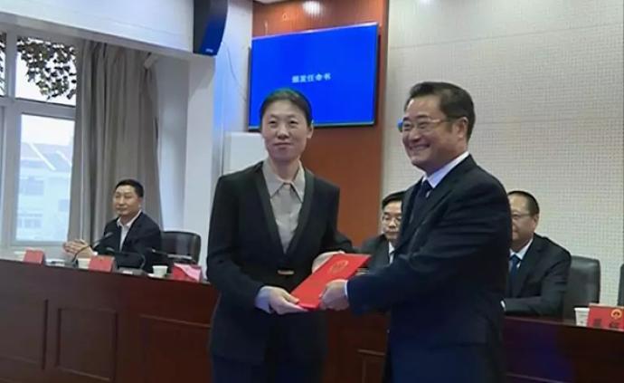 女博士万旭东出任江苏金湖县代县长